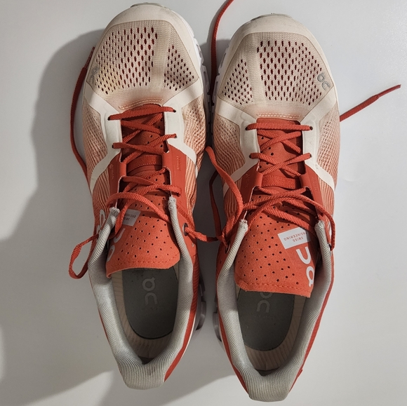 On Cloud Rust/Rose Cloudflow Running Shoes Size 10. - Picture 10 of 16